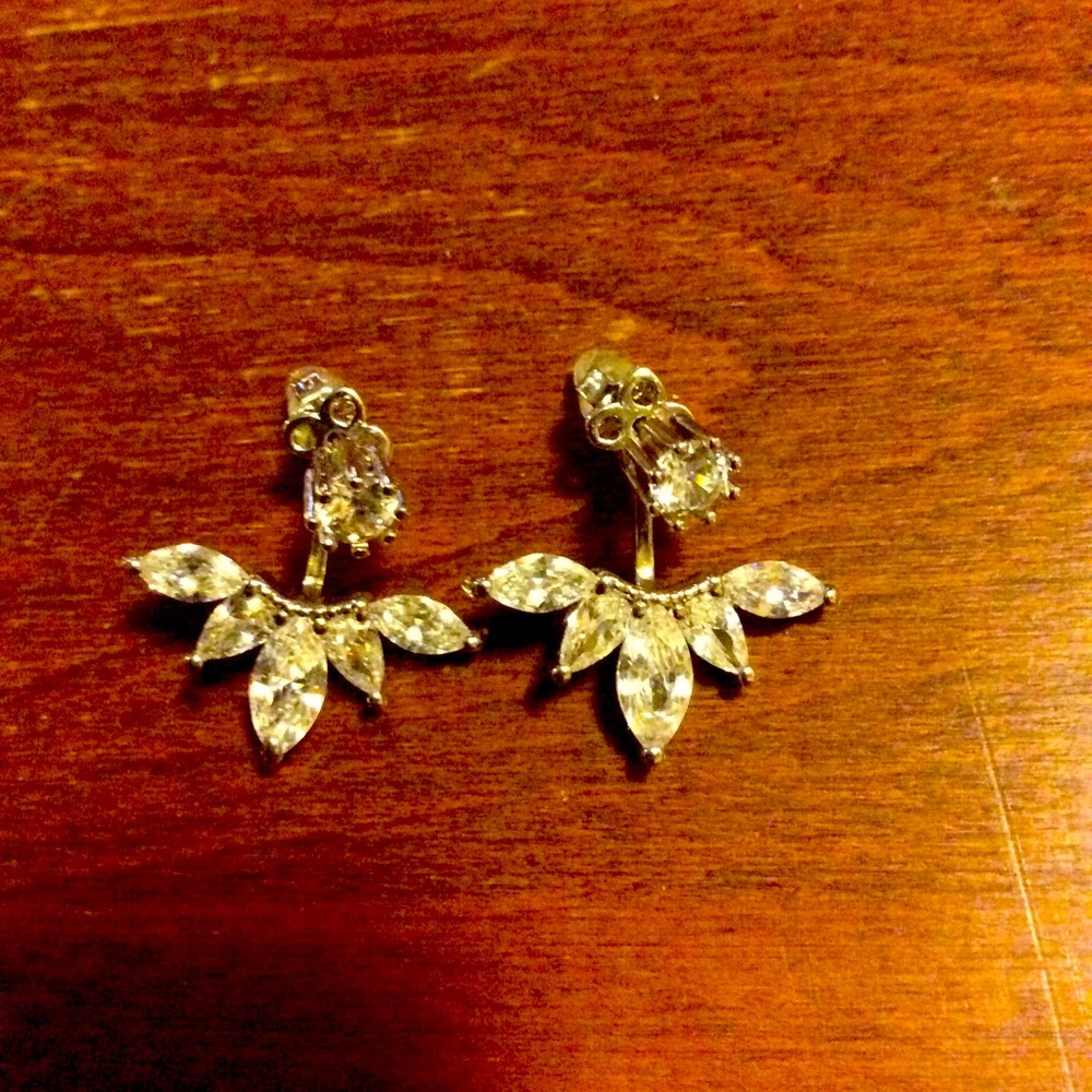 Earrings *NEW